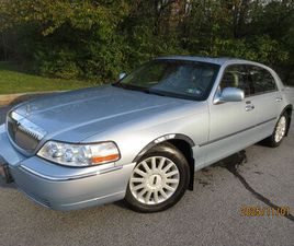 2005 LINCOLN TOWN CAR SIGNATURE LIMITED WITH FEWER THAN 50K MILES