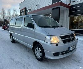 2,5 D-4D 95 4OV PITKÄ / SIS ALV - MERKKILIIKKEEN HUOLTOKIRJA - JAKOHIHNA VAIHDETTU 260TKM - HYLLYT!