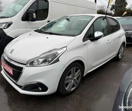 208 STYLE 1.6 BLUE HDI 75 RADAR RECUL ATTELAGE COL DE CYGNE NAVIGATION 3D CONNECTEE CLIM REGULATEUR LIMITEUR ALLUMAGE AUTO DES FEUX DETETECTEUR PLUIE GARANTIE 1