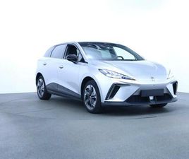 MG 360 MG MG4 LUXURY - 14 PÄIVÄN PALAUTUSOIKEUS - TEHDASTAKUU, LÄMPÖPUMPPU, ADAPTIIVINEN VAKKARI, 360-KAMERA, LED-VALOT, DIGIMITTARI