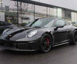 PORSCHE 911 CARRERA 4 GTS