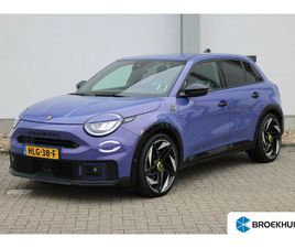 ABARTH 600E 280 PK SCORPIONISSIMA 54 KWH / NAVIGATIE / CAMERA / SPORTSTOELEN / ELEKTR. KOFFERKLEP / PDC V+A / STUUR -EN STOELVERWARMD / DODEHOEK / 20'' LMV