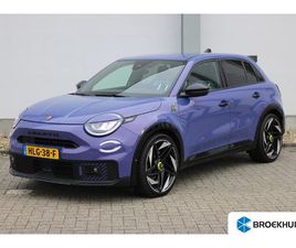 ABARTH 600E SCORPIONISSIMA 54 KWH / NAVIGATIE / CAMERA / SPORTSTOELEN / ELEKTR. KOFFERKLEP / PDC V+A / STUUR -EN STOELVERWARMD / DODEHOEK / 20'' LMV