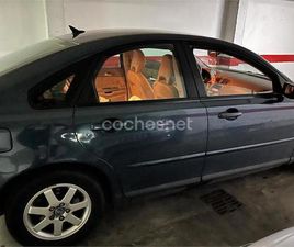 VOLVO S40 1.8 MOMENTUM