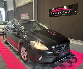 VOLVO V40 CROSS COUNTRY D3 VOLVO V40 CROSS COUNTRY D3 150 CV MOMENTUM GEARTRONIC A + KIT DISTRI À JOUR + CAMÉRA DE RECUL + BLUETOOTH
