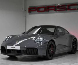 PORSCHE 911 CARRERA 4 GTS
