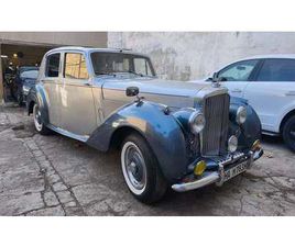 BENTLEY R TYPE 1954 BENTLEY R TYPE ARGENT AUTOMATIQUE, 4 VITESSES CONDUI...