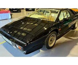 1986 LOTUS ESPRIT NOIR MANUEL, 5 VITESSES CONDUITE À DROI...