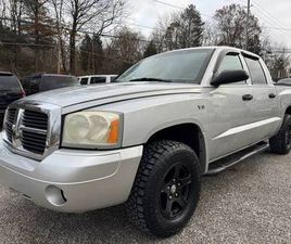DODGE DAKOTA 2006 DODGE DAKOTA SLT QUAD CAB - 4.7 V8 - 4WD - 135,000 MILES!