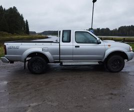 NISSAN NP300 PICK UP KING CAB 2.5 D 4X4 *ILMASTOINTI / VETOKOUKKU / LAVASSA MUOVIKAUKALO / VAIHTO / RAHOITUS /