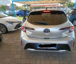 TOYOTA COROLLA LOUNGE HYBRID 2000 180 CV