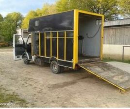 CAMION POUR CHEVAUX VL