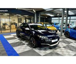 MEGANE 3 RS RED BULL RB8