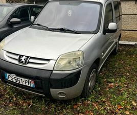 PEUGEOT PARTNER A VENDRE PEUGEOT PARTNER 5 PLACES 2007 214218 KM MOTEUR H.S. PNEUS NEUF CLIM NEUVE EMBRAYAGE 4000KM COMODO NEUF MONTE VITRE PASSAGE NEUF DISTRI NEUVE PRIX 2000