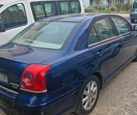 VENDS TOYOTA AVENSIS