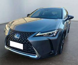 UX HYBRID 4WD EXECUTIVE