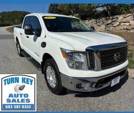 2017 NISSAN TITAN SV CREW CAB 4X4 **ONE OWNER**