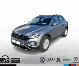 VOLKSWAGEN T-ROC 1.5 TSI DSG LIFE V-COKP AHK STHZ LED KLIM
