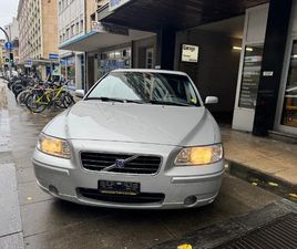 VOLVO S60 S60 2.5T AWD MOMENTUM