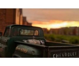 CHEVROLET C10 1965 CHEVROLET C10 VERT FONCÉ MANUEL, 4 VITESSES CONDUITE...