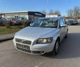 VOLVO V50 KOMBI 2.0 D MOMENTUM