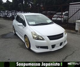 TOYOTA BLADE 167HV / AZE156H 2.4 BLADE / AERO / TYYLIKÄS RAKENNELTU HELMIÄISVALKOINEN JDM-AURIS