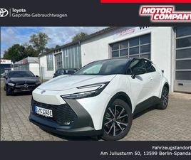 TOYOTA C-HR BLACK & WHITE
