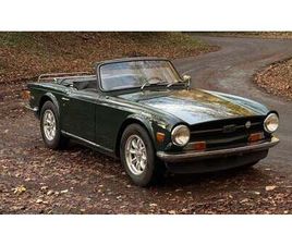 TRIUMPH TR6 1971 TRIUMPH TR6 VERT FONCÉ MANUEL, 4 VITESSES CONDUITE À...