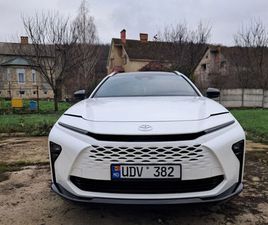 TOYOTA CROWN AN. 2024