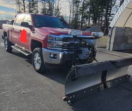 CHEVROLET SILVERADO 2500HD CREW CAB 2015 CHEVY SILVERADO 2500HD CREW CAB 4X4 MINT CONDITION FISHER PLOW