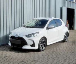 TOYOTA YARIS 1.5 TEAMPLAYER ACC+LED+SHZ+FERNLICHTASS.