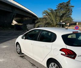 PEUGEOT 208 SOCIETE PEUGEOT 208 AFFAIRE BLUEHDI 75 BVM5 PACK PREMIUM