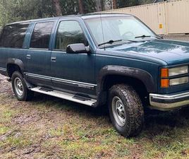 1994 GMC SUBURBAN 2500 FOUR-WHEEL-DRIVE