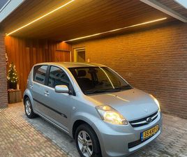 SUBARU JUSTY SUBARU JUSTY - 1.0 COMFORT AIRCO. CENTR.DR.VERG. ELEK.RAMEN. 5DRS. LICHTMET VELGEN. TREKHAAK.