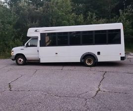 2013 FORD ECONOLINE E450 SUPER DUTY CUTAWAY VAN - ONLY 42,000KM