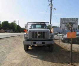 GMC C SERIES 2002 GMC C8500 FLATBED TANDEM AXLE 8SPD