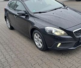 VOLVO V40 D2 VOLVO V40 D2