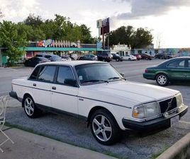 VOLVO 240 CLEAN 1990 VOLVO 240 SEDAN - TONS OF UPGRADES AND EXTRAS!