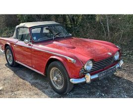 TRIUMPH TR5 1968 TRIUMPH TR5 ROUGE MANUEL, 5 VITESSES CONDUITE À GAUC...
