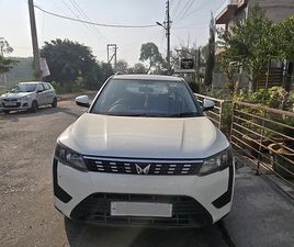 MAHINDRA XUV300