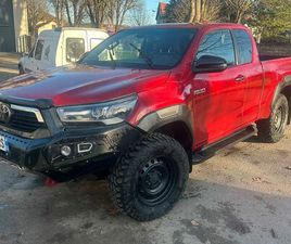 HILUX INVINCIBLE ( TVA NON RECUPÉRABLE) ENTRETIEN OK PNEUS NEUFS