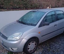 VOITURE FORD FIESTA