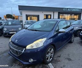 PEUGEOT 208 PEUGEOT 208 1.6 E-HDI 92CH FELINE TOIT PANO GARANTIE