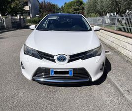 TOYOTA AURIS 1.8 HSD HYBRID LOUNGE