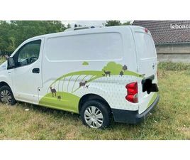 NISSAN NV 200