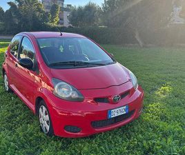 TOYOTA PORTE TOYOTA AYGO