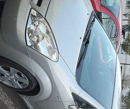 TOYOTA COROLLA VERSO VOITURE TOYOTA