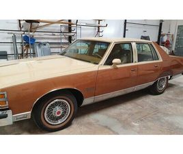 PONTIAC BONNEVILLE 1979 PONTIAC BONNEVILLE SEDAN V8 5.700CC A VENDRE