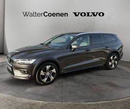 VOLVO V60 CROSS COUNTRY VOLVO V60 CROSS COUNTRY B4 D AWD PLUS AHK SEMI ELEKT.