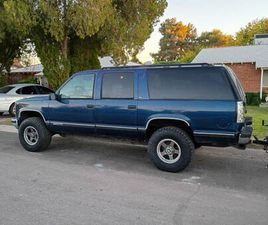 1998 GMC SUBURBAN 4X4 LOW MILES